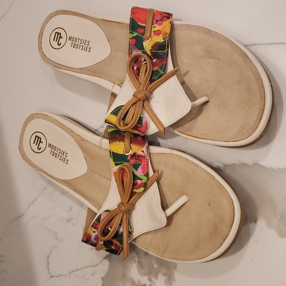Mooties Tootsies sandals size 10